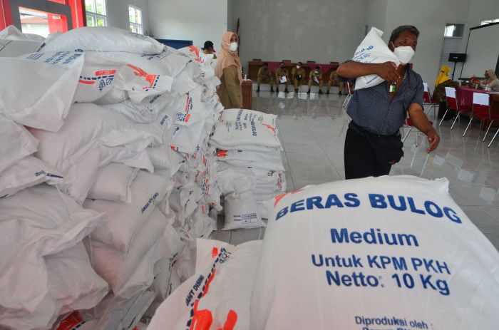 Pemerintah rencana memperpanjang pemberian bantuan sosial beras