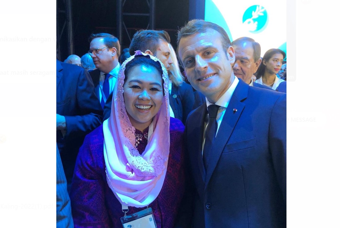 Yenny Wahid (kiri) bersama Presiden Prancis Nicolas Sarkozy
