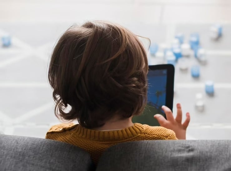 Pengawasan Orang Tua Penting untuk Tangkal Dampak Negatif Penggunaan Gawai Pada Anak