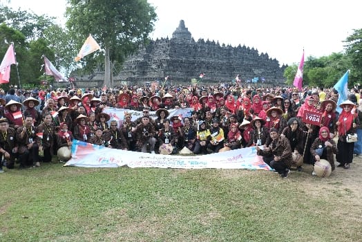 Ikatan Alumni SMA Negeri 1 Kota Magelang (Ikasmansatama) menggelar reuni ageng lintas angkatan, di Magelang, Jawa Tengah, 15-16 Juli 2023.