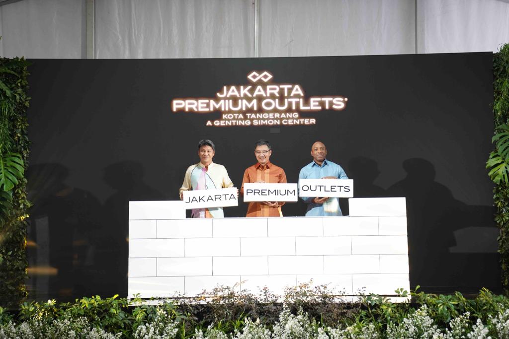 Acara peresmian pembangunan pusat perbelanjaan kelas dunia 'Jakarta Premium Outlets' di kawasan Alam Sutera, Kota Tangerang, Rabu (26/7).