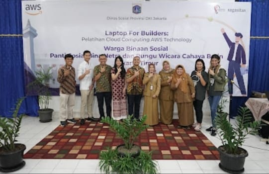 Forum CSR bersama Amazon Web Service dan Dinas Sosial DKI menggelar pelatihan information technology di panti sosial di Jakarta Timur.