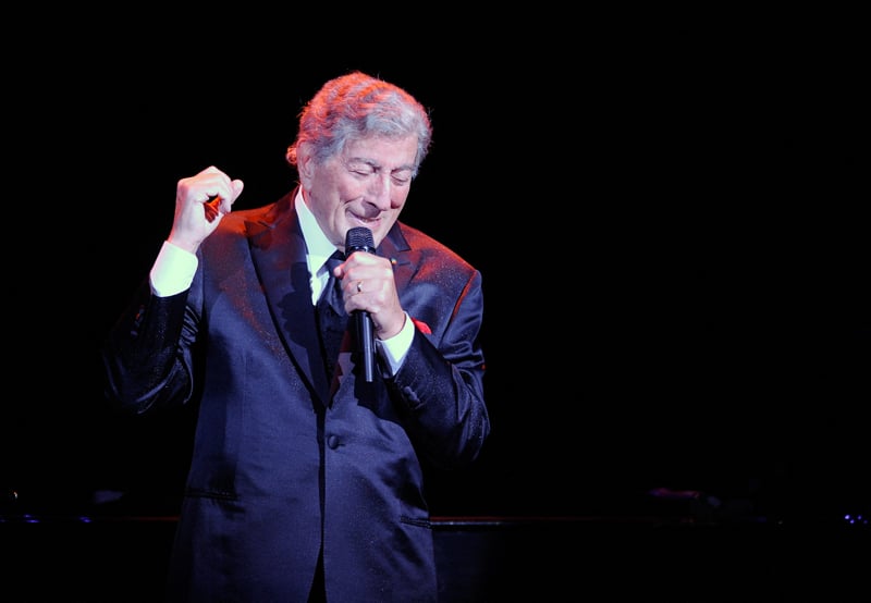 Penyanyi legendaris Tony Bennett tutup usia di New York, Amerika Serikat. Ia berusia 96 tahun.
