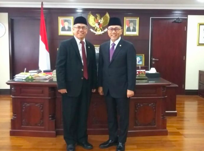 Anggota Komisi X dari Fraksi PAN Zainuddin Maliki (kiri) dan Ketum PAN Zulkifli Hasan (kanan).
