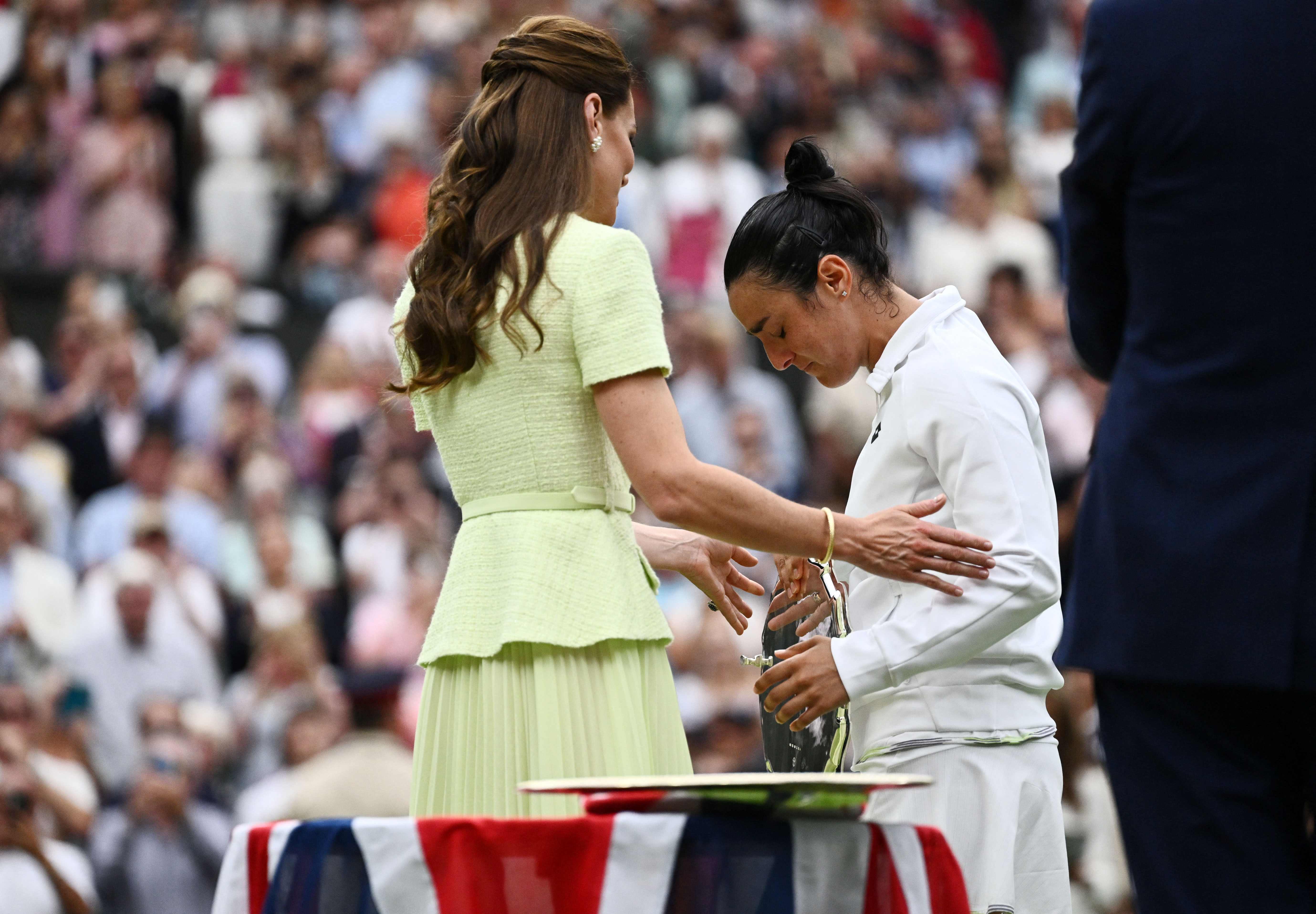 Jabeur Berterima Kasih Dipeluk Putri Kate