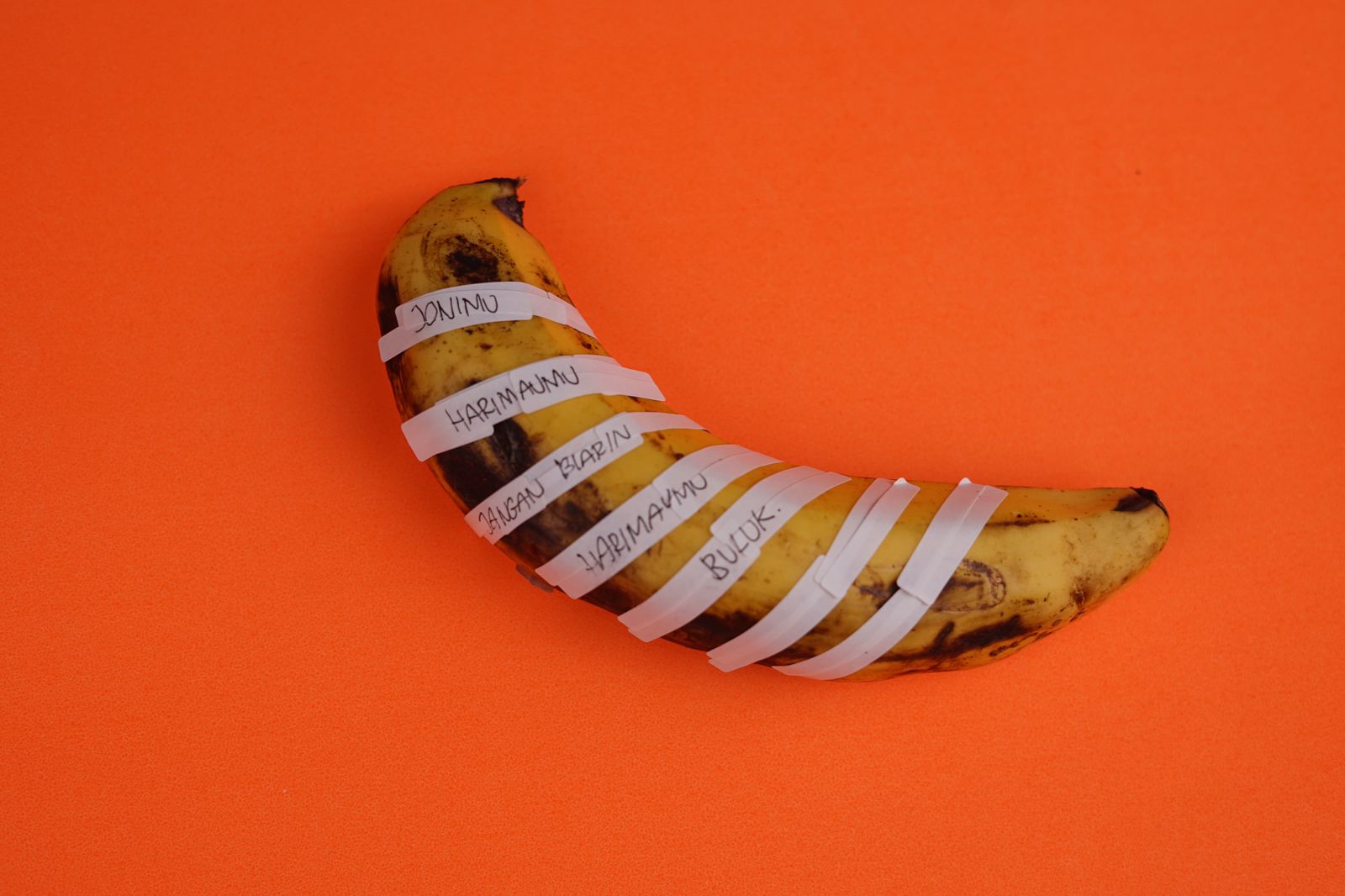 Penting untuk diingat bahwa perawatan genital juga merupakan bagian penting dari rutinitas perawatan pria.