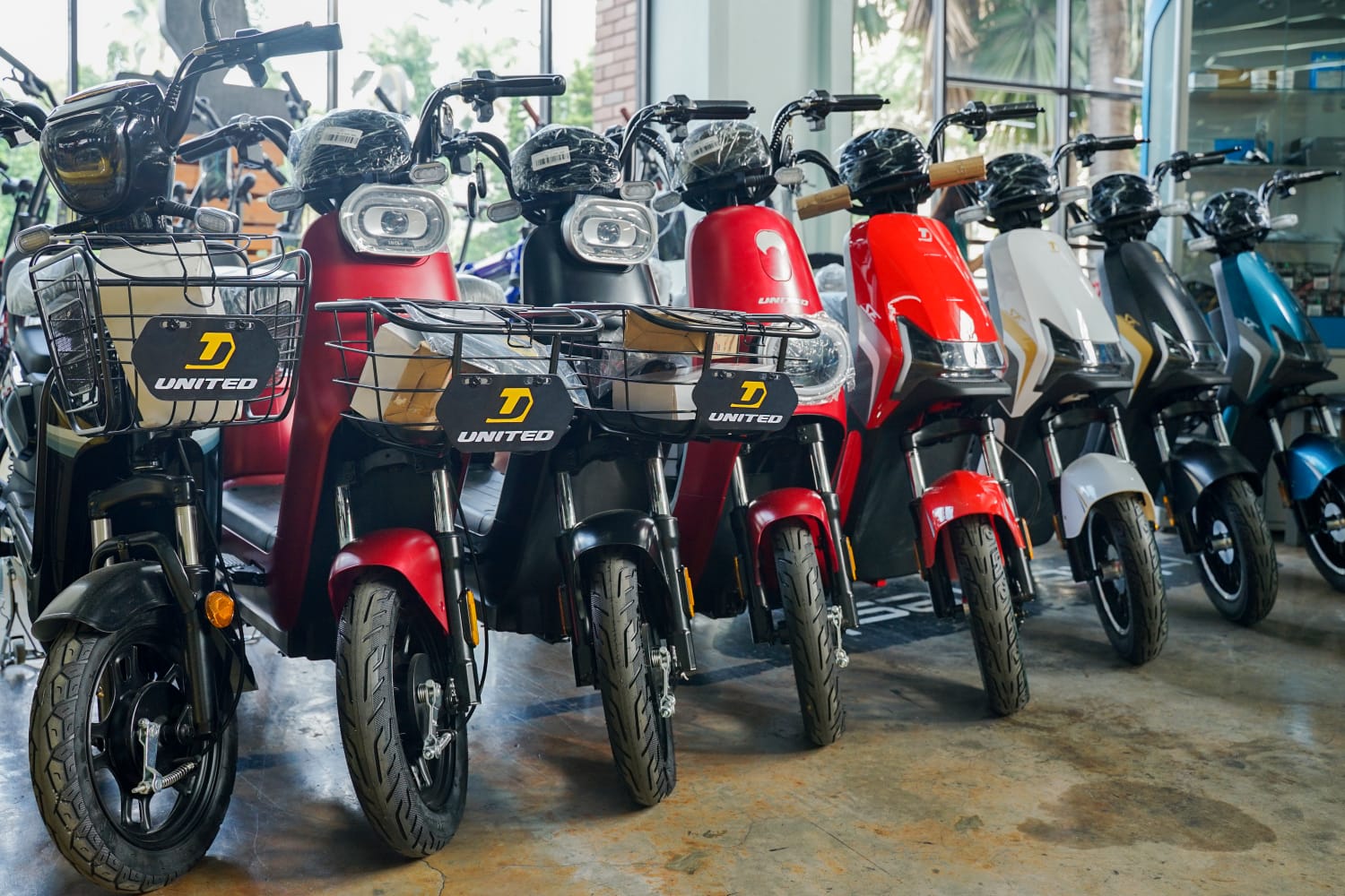 United Bike telah meluncurkan beragam jenis moped atau motor pedal dengan harga bervariasi. 