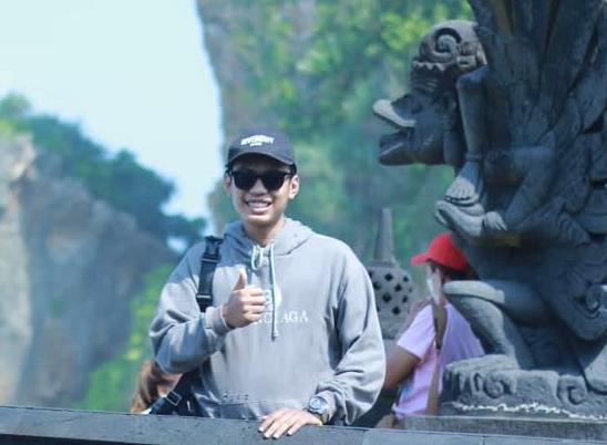 Dari Ibunya Sulit Dapat Obat, Hingga Jadi Pendiri Apotek Zenturion