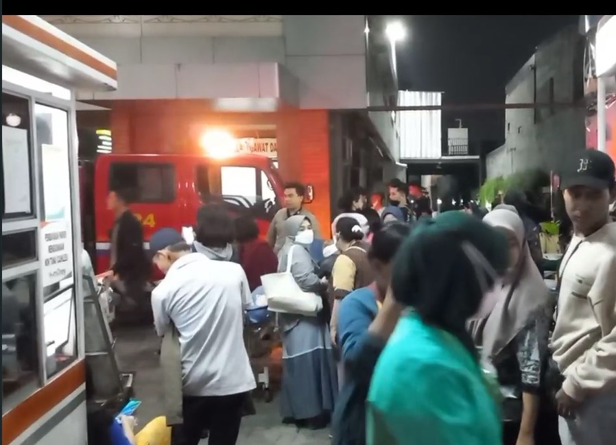 Kebakaran Landa RS Hermina Depok, Pasien Dievakuasi Ke Luar Gedung