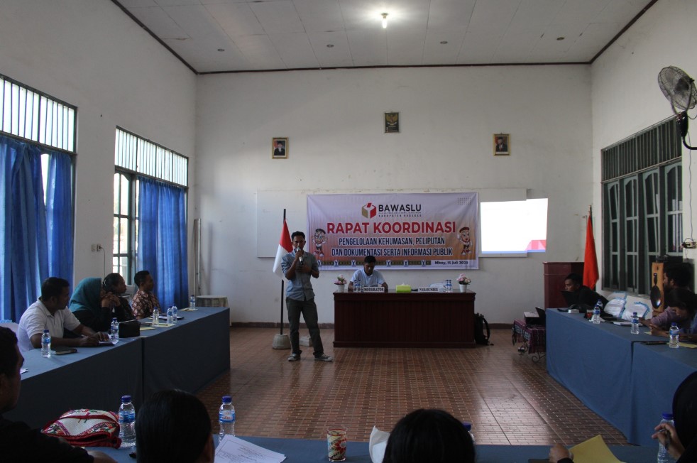 Pelatihan kehumasan, peliputan, menulis berita, serta dokumentasi yang diadakan Bawaslu Nagekeo, NTT