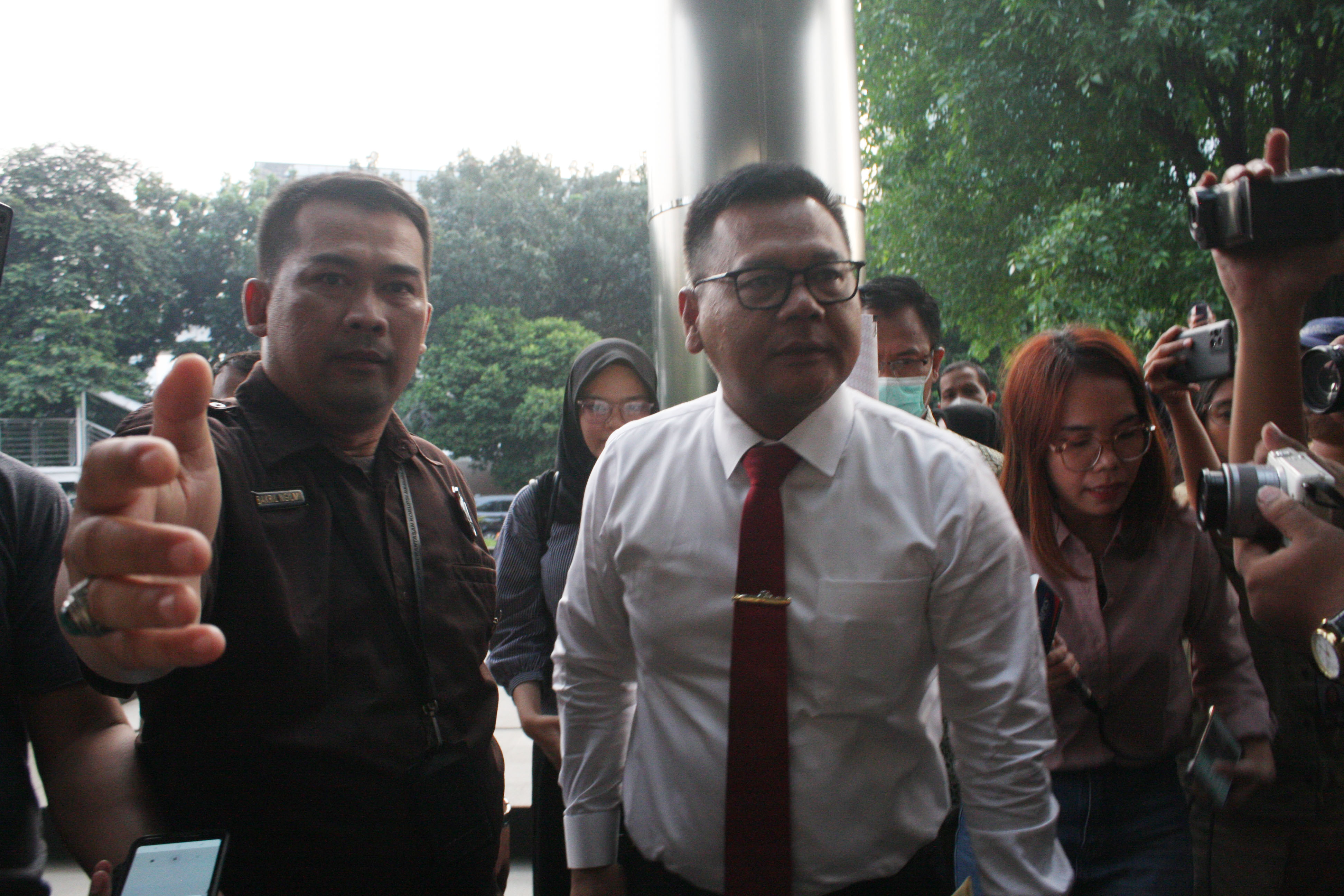 Brigjen Endar Priantoro tiba di gedung Merah Putih KPK, Jakarta, Rabu (5/7).