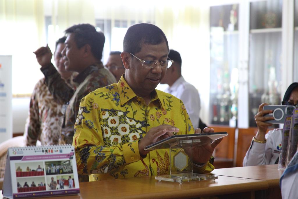  Badan Pengembangan Sumber Daya Manusia Industri (BPSDMI) Kemenperin Masrokhan saat mengunjungi unit kerja Kemenperin di Padang.