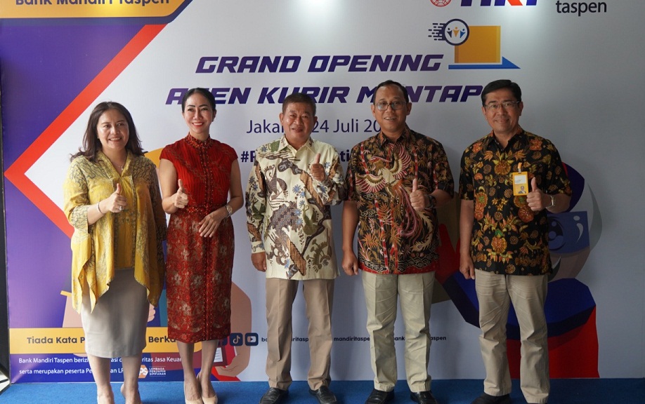 Grand opening gerai Agen Kurir Mantap Bank Mandiri Taspen di Jakarta.