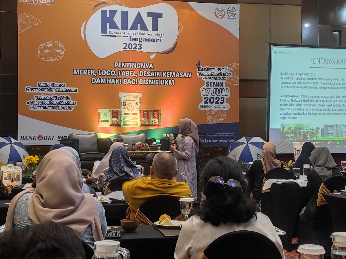 Ratusan UMKM menghadiri pelatihan merek dan logo yang digelar Bogasari di Solo, Jawa Tengah. 