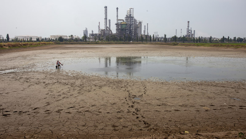 Ilustrasi - Kawasan Pekalongan dan Batang, Jawa Tengah, mulai mengalami kekeringan. Bahkan di Batang sempat terjadi empat kali karhutla.