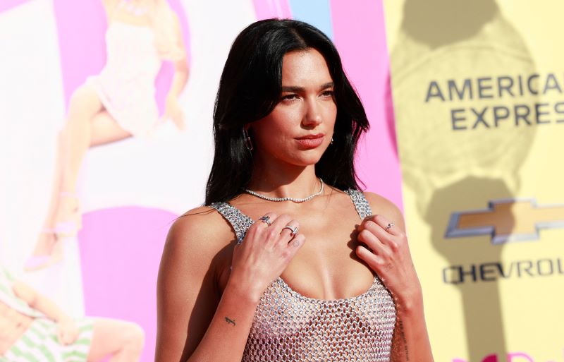 Penyanyi asal Inggris Dua Lipa