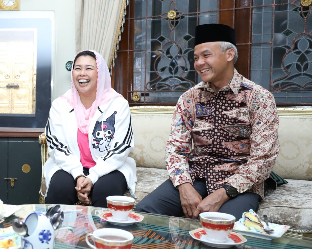 Yenny Wahid (kiri) dan Ganjar Pranowo