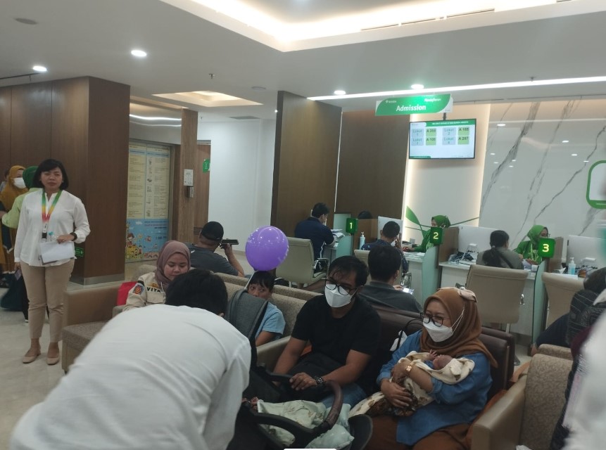 Suasana di ruang tunggu RSIA Bunda