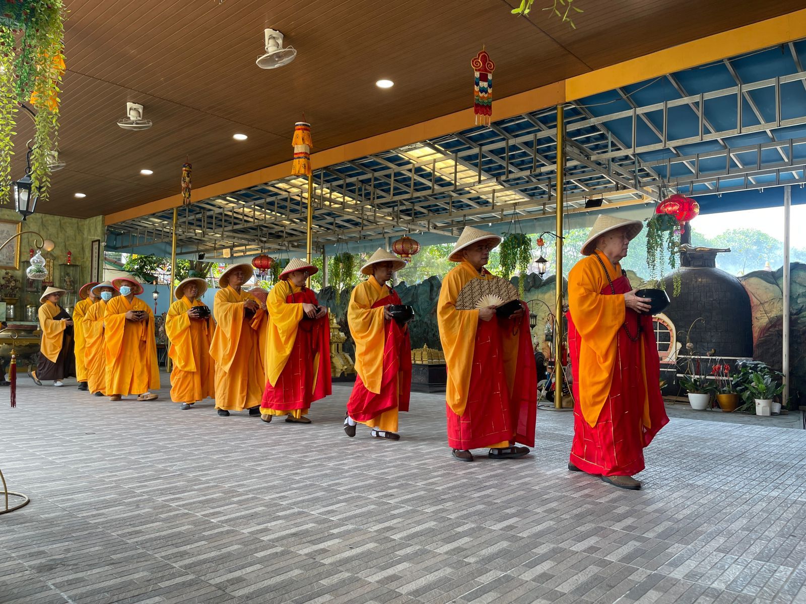Sangha Mahayana Indonesia menggelar acara puncak HUT ke-45 di Vihara Lalitavistara, Cilincing, Jakarta Utara.