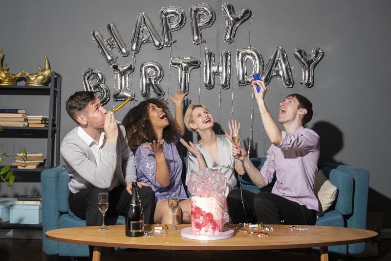 Yuk ucapkan selamat ulang tahun ke temanmu.