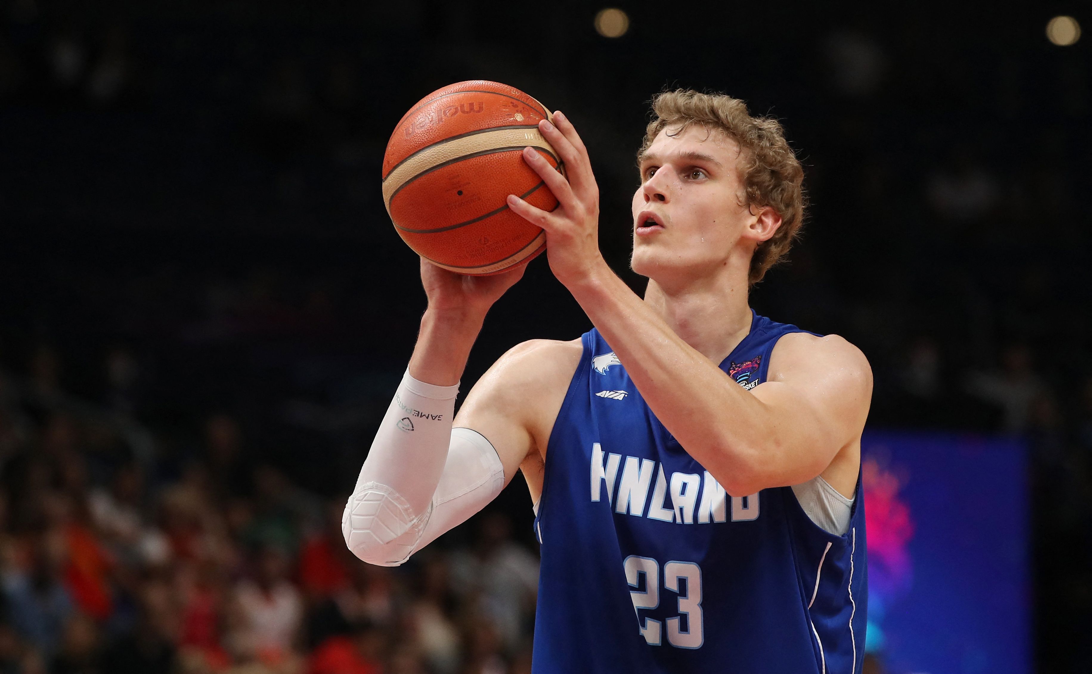 Pebasket Finlandia Lauri Markkanen.