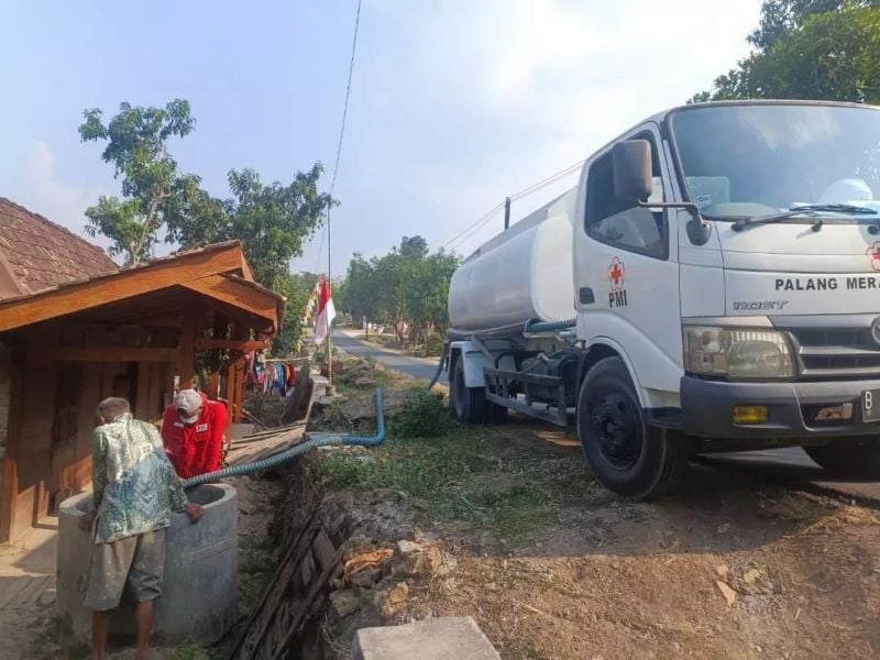 BPBD kota Semarang hanya memiliki empat tangki air bersih yang tersisa untuk mengatasi kekeringan di Kota Semarang.