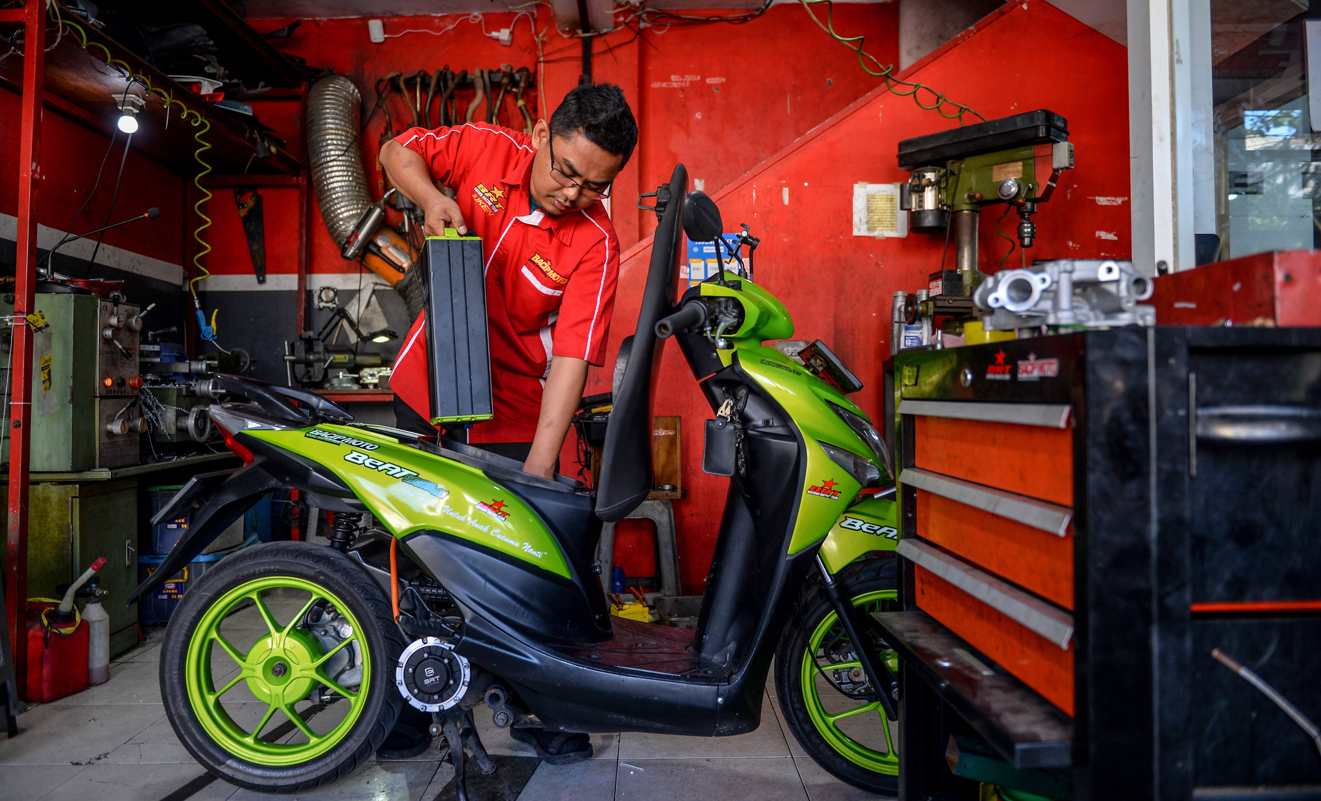 BENGKEL KONVERSI MOTOR LISTRIK DI BANDUNG, JAWA BARAT.