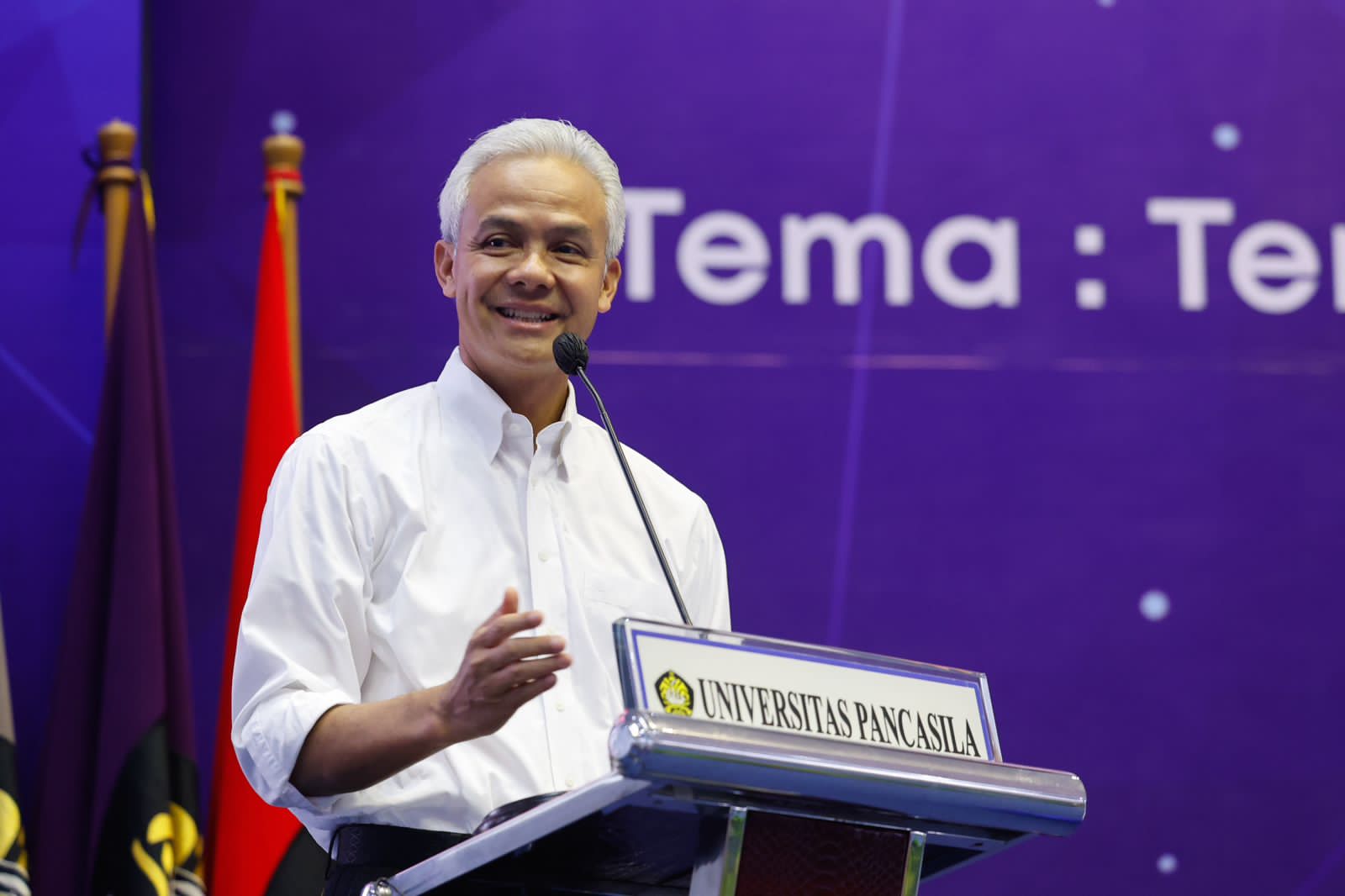 Gubernur Jawa Tengah Ganjar Pranowo berbicara mengenai ekonomi hijau di Universitas Pancasila