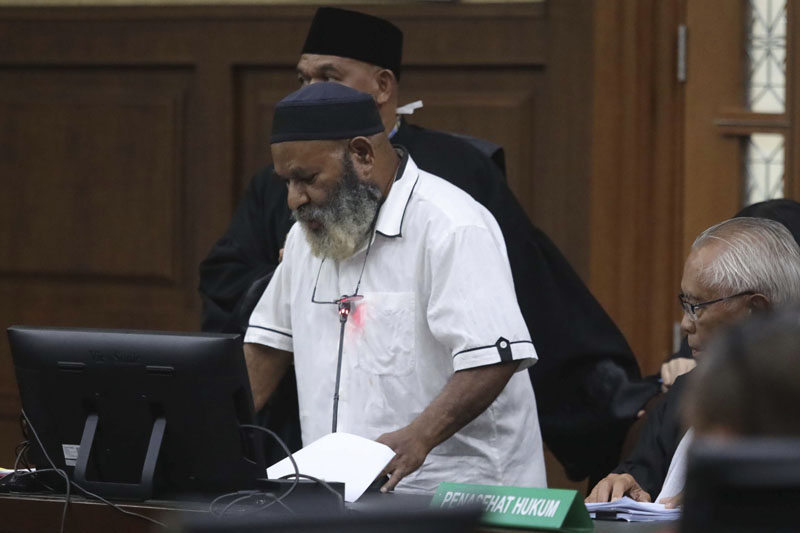 Lukas Enembe mengaku pernah bermain judi di Singapura, namun ia mengklaim lebih banyak berobat ke sana.