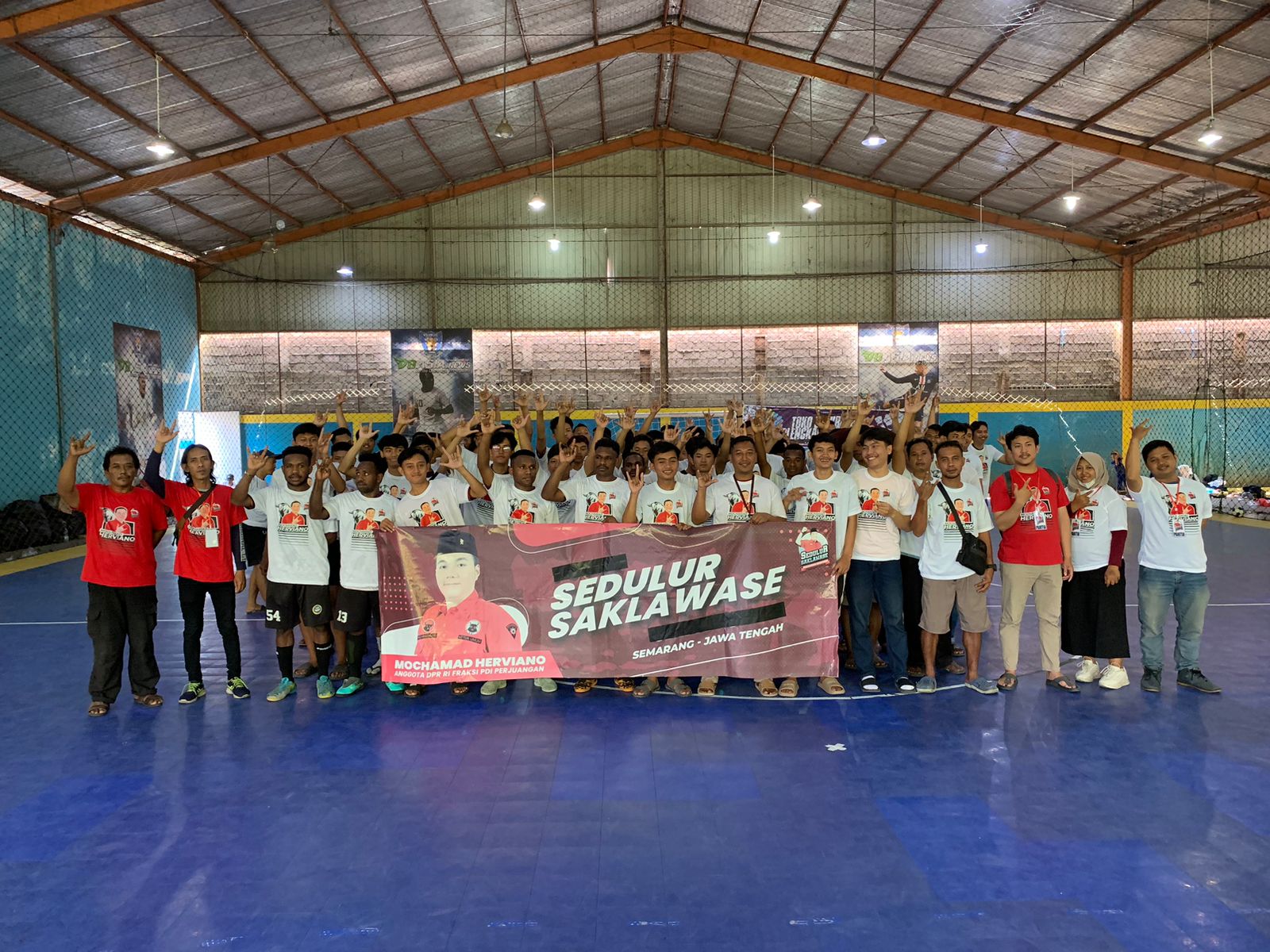 Relawan Sedulur Saklawase menggelar turnamen futsal di Kecamatan Tembalang, Kota Semarang, Jawa Tengah.