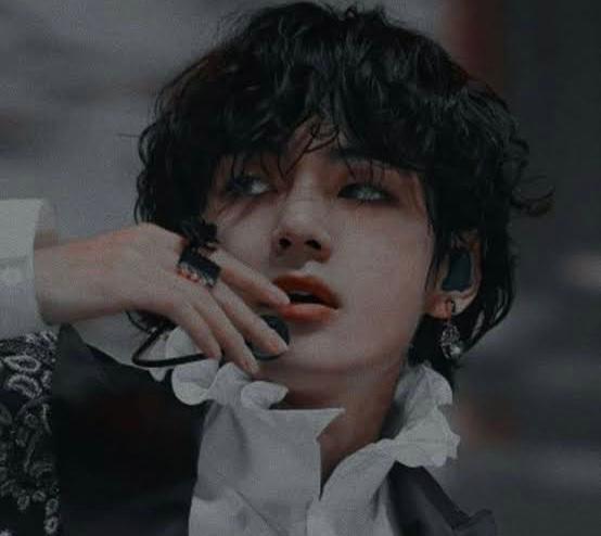 Video musik lagu Love Me Again milik V BTS resmi dirilis