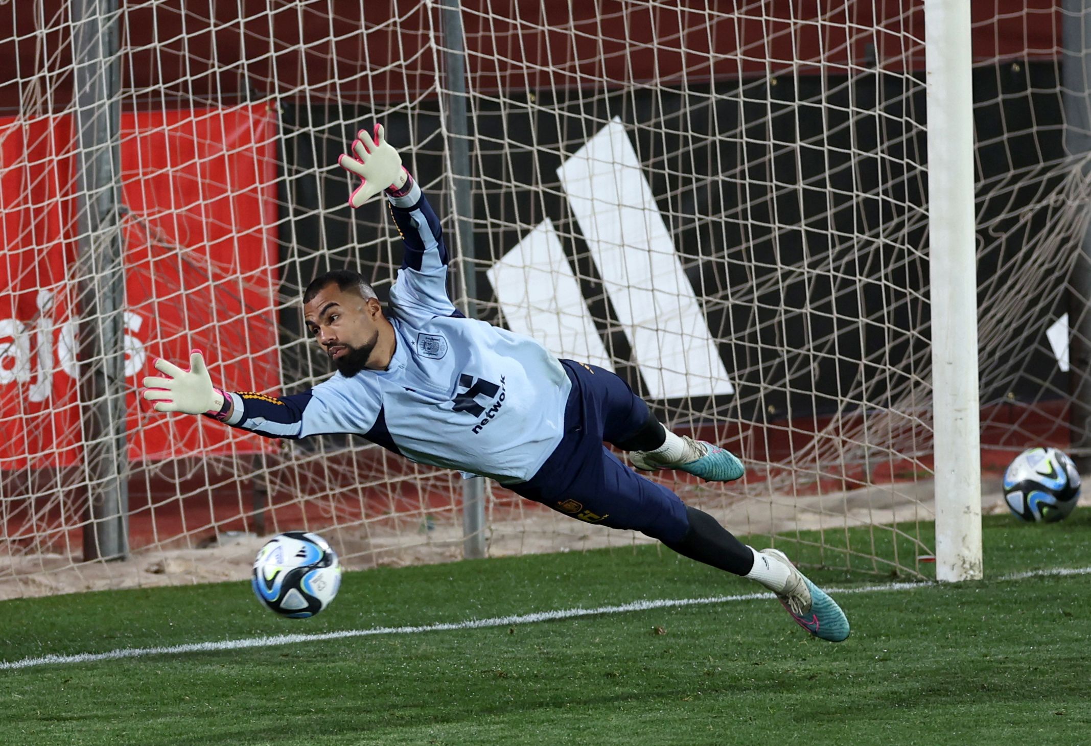 Robert Sanchez diboyong Chelsea dengan mahar 25 juta Poundsterling