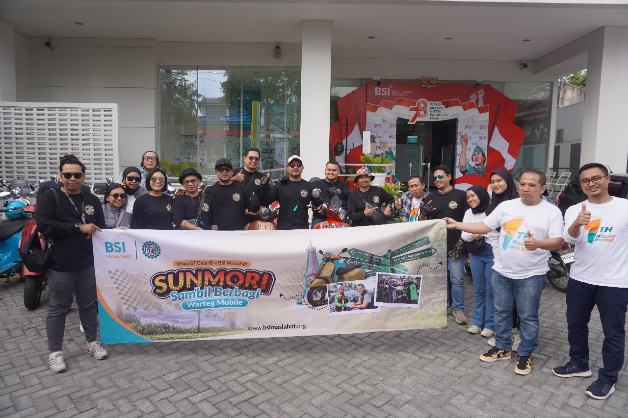BSI Maslahat bersama komunitas Vespa GT mengadakan acara Sunday Morning Riding (Sunmori) di Yogyakarta, Minggu (27/8).