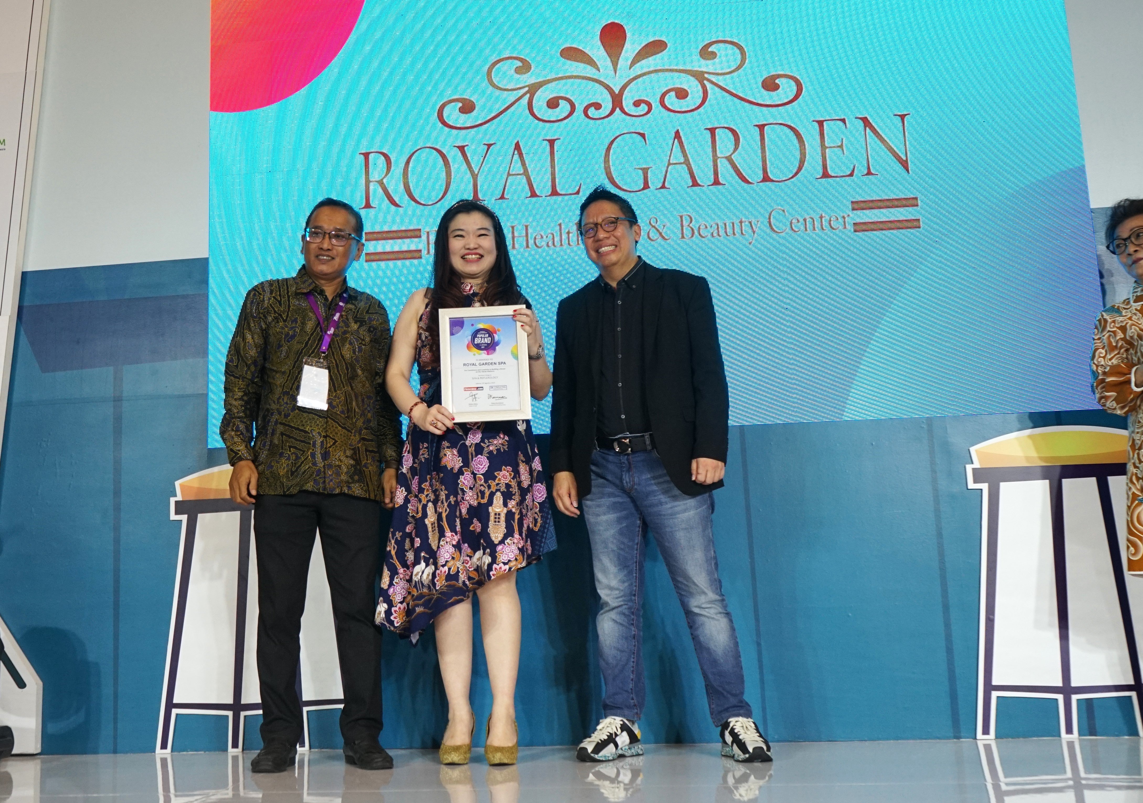 Royal Garden Spa meraih penghargaan Popular Brand di Jakarta, baru-baru ini. 