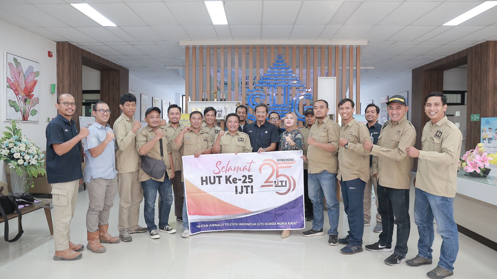 Sejumlah wartawan mengunjungi pabrik Semen Gresik di Muria.