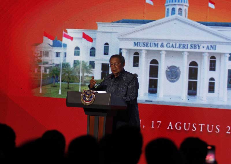 Lukisan 'Kabut Pagi di Dusun Sunyi' karya SBY laku terjual Rp510 juta.