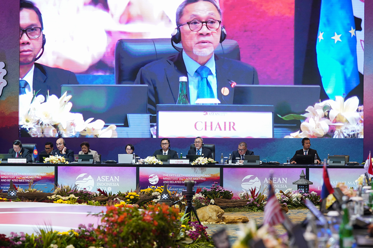 Menteri Perdagangan Zulkifli Hasan selaku AEM Chair memimpin Pertemuan Konsultasi AEM dengan Uni Eropa ke-19 di Semarang, Jawa Tengah.