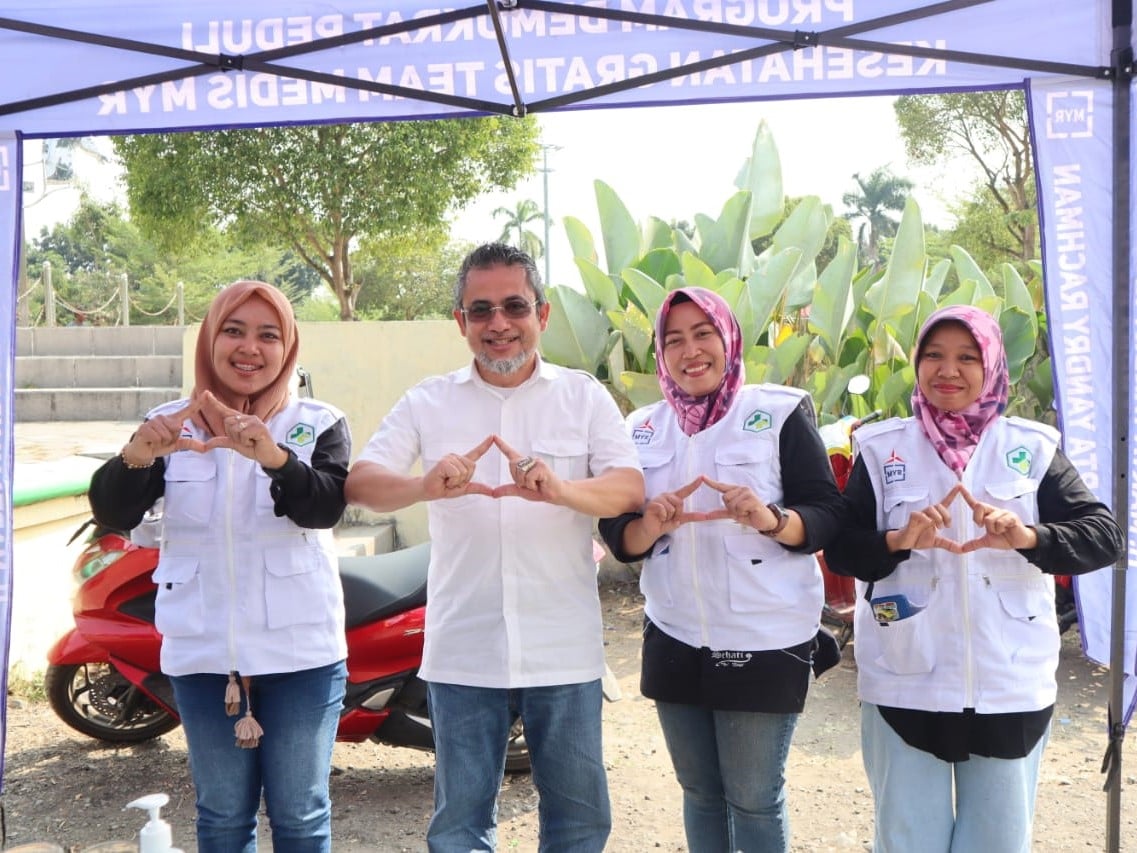 Bakal calon legislatif (bacaleg) DPR Marta Yandry Rachman memanfaatkan akhir pekan dengan menggelar pemeriksaan kesehatan gratis.