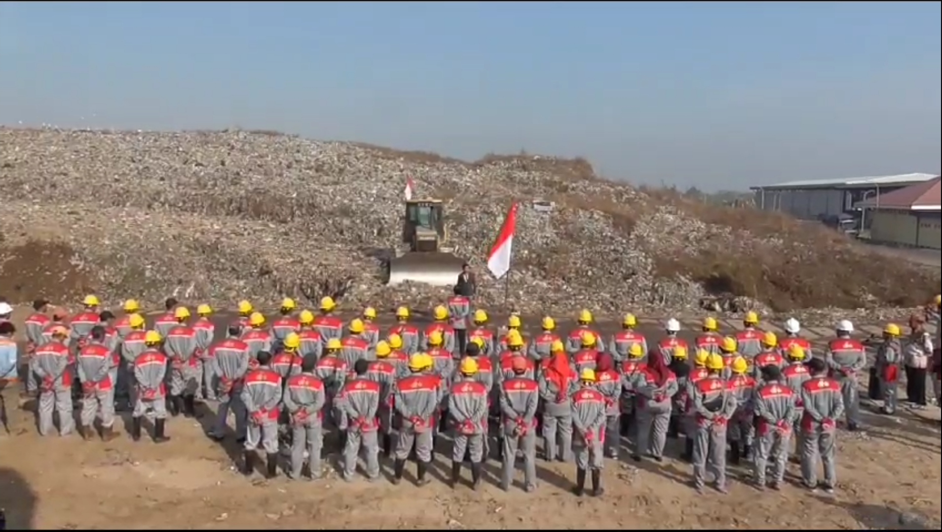 Peringatan Detik-detik Proklamasi di TPA Sampah Sidoarjo.