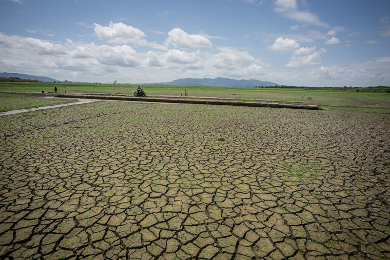 Sebanyak 21 daerah di Jawa Tengah mengalami kekeringan. BPBD mulai mempersiapkan bantuan air bersih ke sejumlah titik.