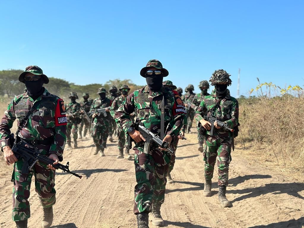 Pangdam V/Brawijaya Mayjen Farid Ma'ruf selaku Pangkogasratgab saat akan memimpin serangan darat gabungan dalam Latgab TNI 2023 di Situbondo