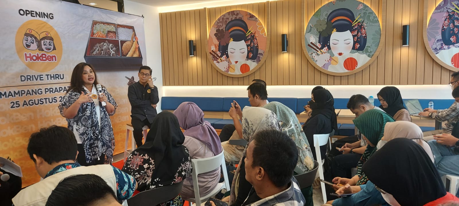 Acara pembukaan gerai terbaru Hokben di Mampang Prapatan Raya pada 25 Agustus.