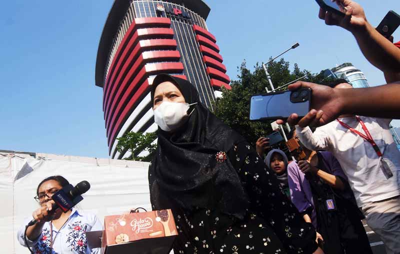 Istri Hasbi Hasan, Ida Nursida menolak untuk bersaksi dalam kasus dugaan suap penanganan perkara di MA.
