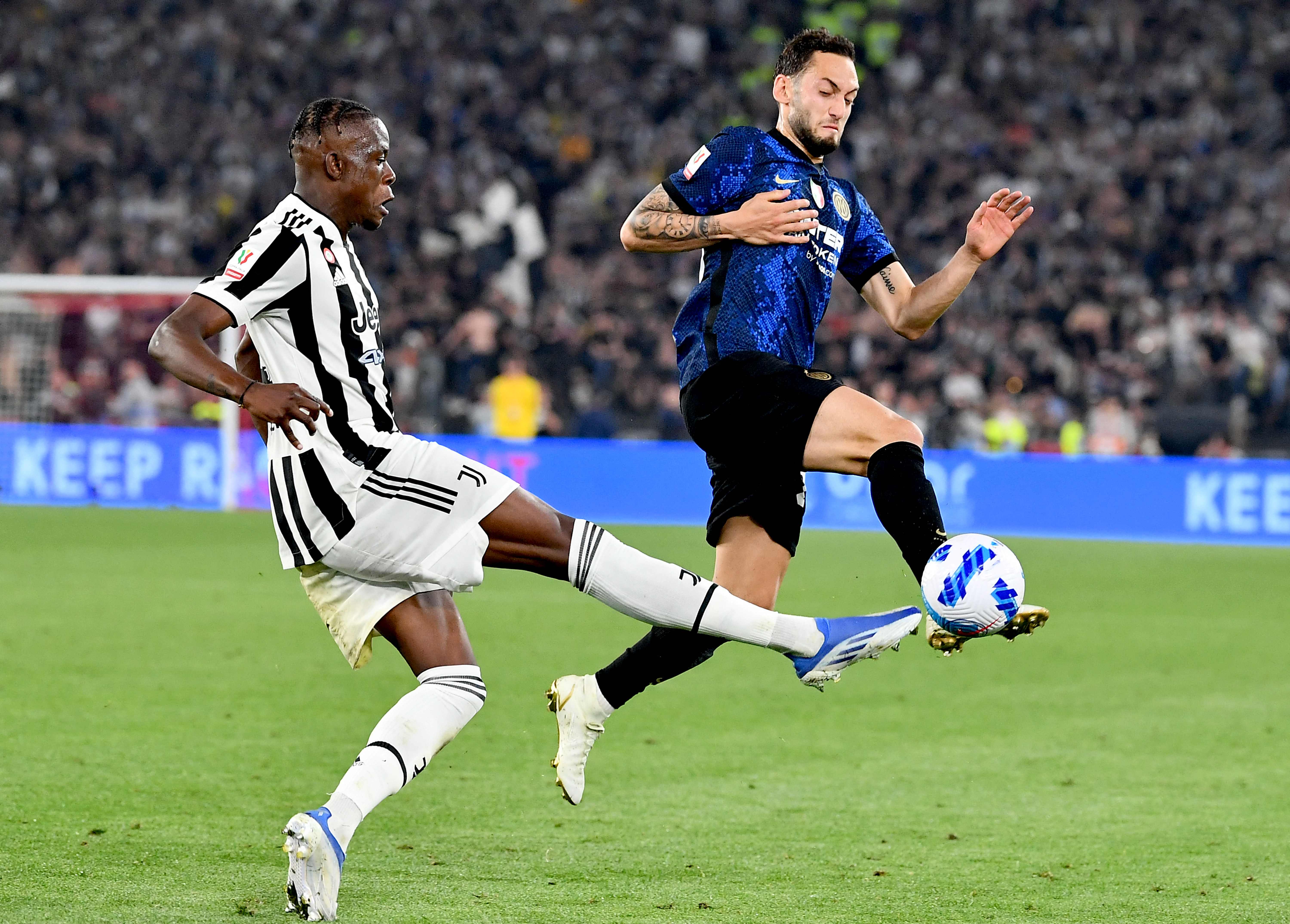 Gelandang Denis Zakaria ketika berseragam Juventus