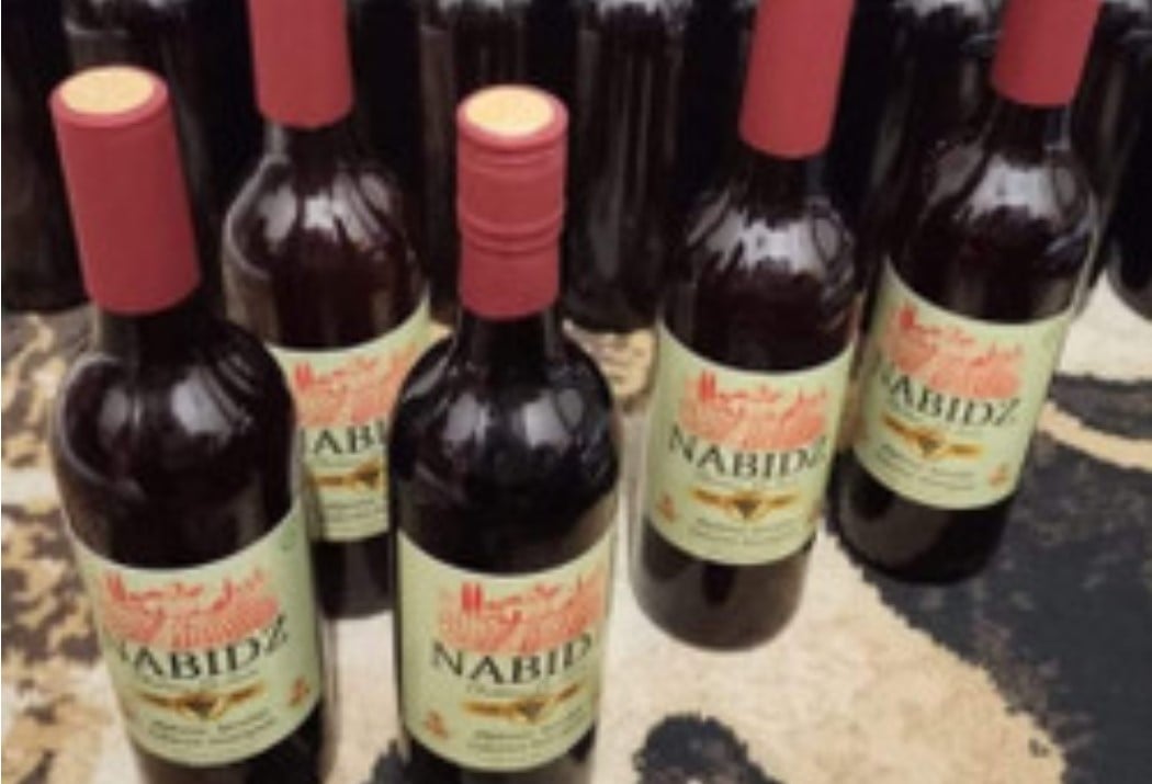 Produk red wine Nabidz yang mengklaim diri halal.