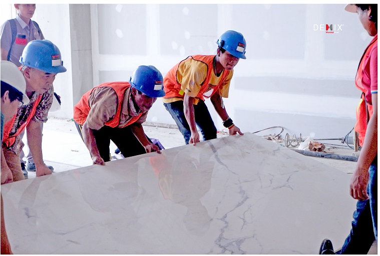 Ilustrasi pemasangan keramik atau tile