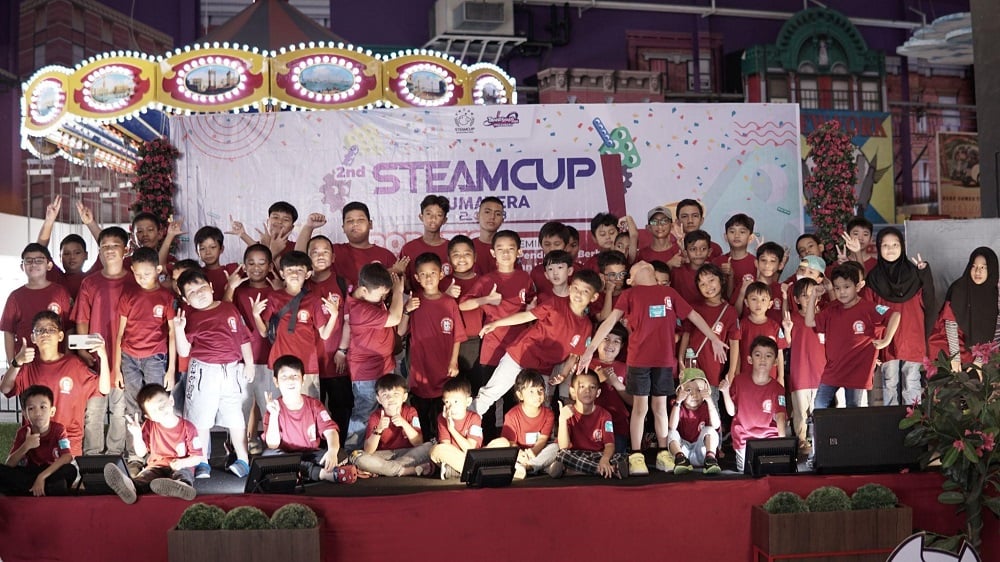 Peserta kompetisi robotik 2nd Steamcup Sumatera 2023