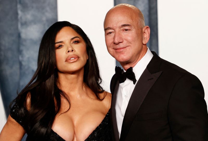 Pendiri Amazon Jeff Bezos dan tunangannya Lauren Sanchez