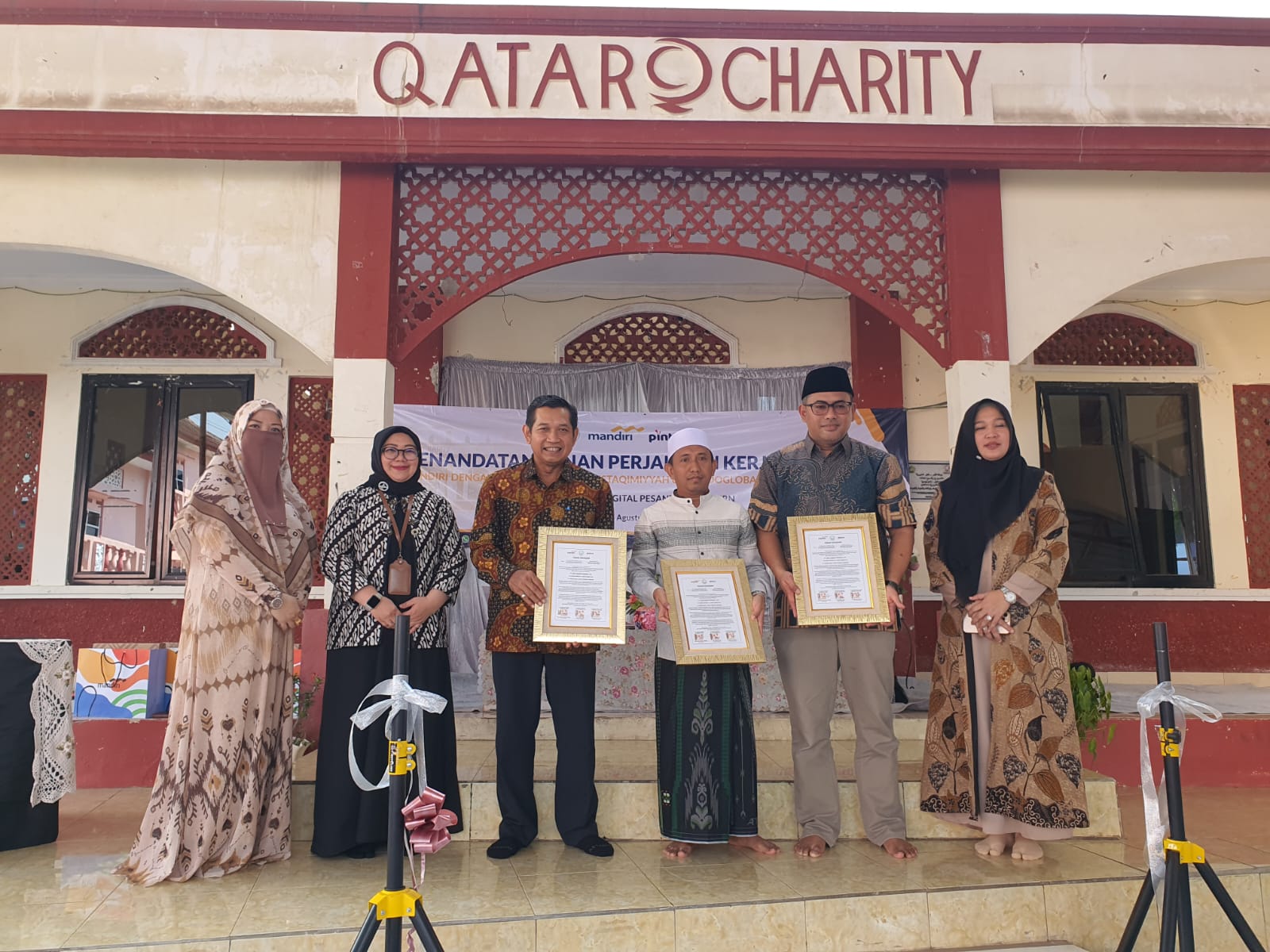 Kerja sama Bank Mandiri dengan SMP IT-SMA IT Al Mustaqimiyyah 