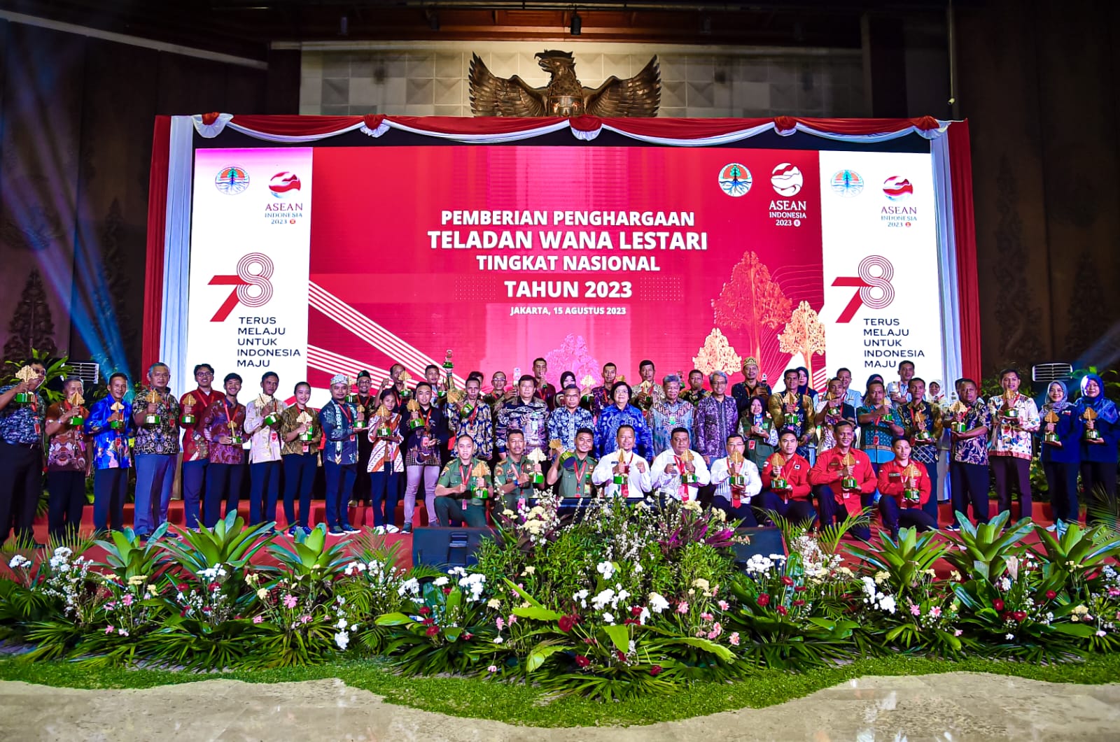 Para penerima penghargaan Wana Lestari 2023.
